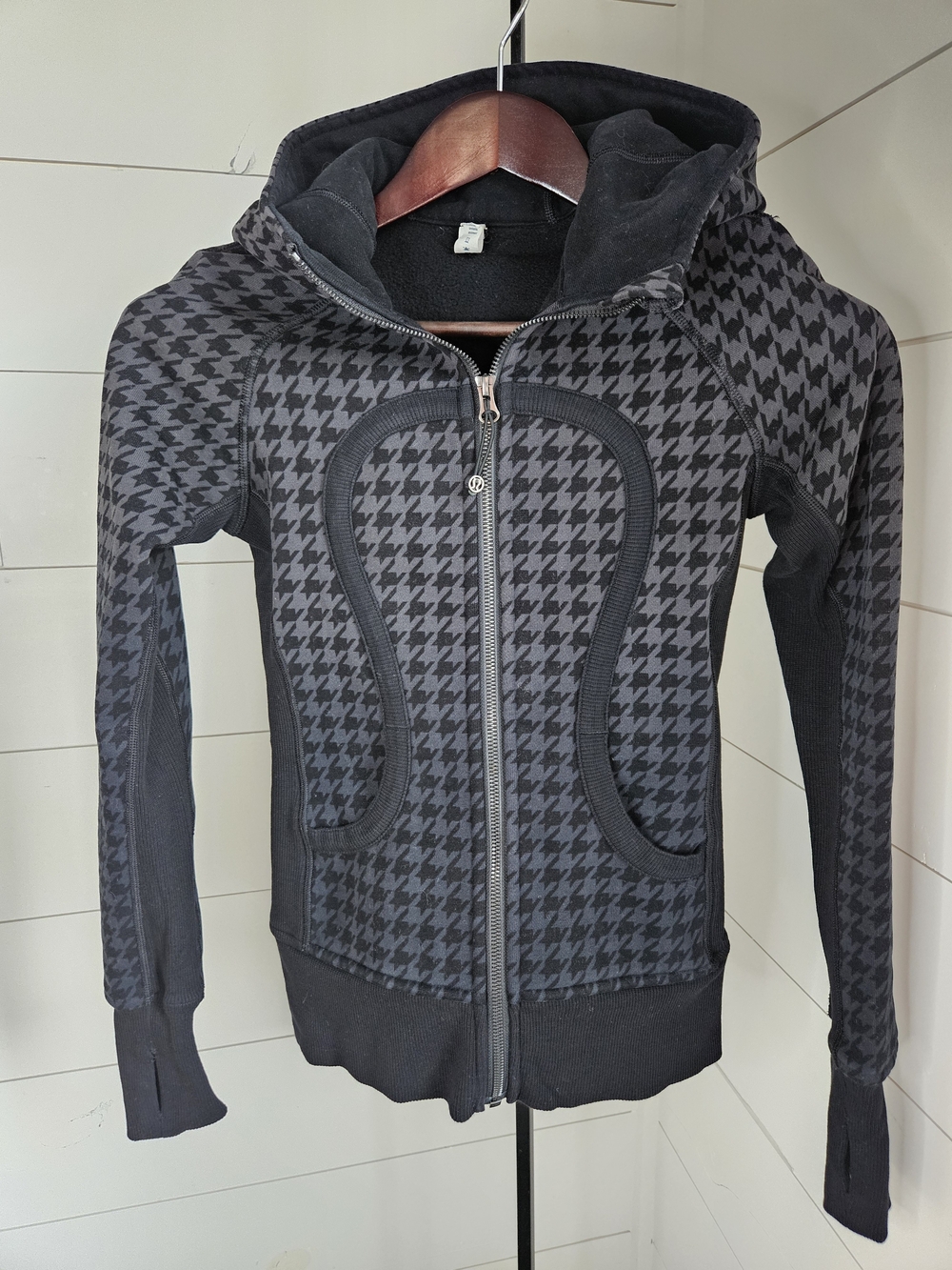 Lululemon Scuba Hoodie II Giant Houndstooth Dip Dye Deep Coal/Black - Size 2